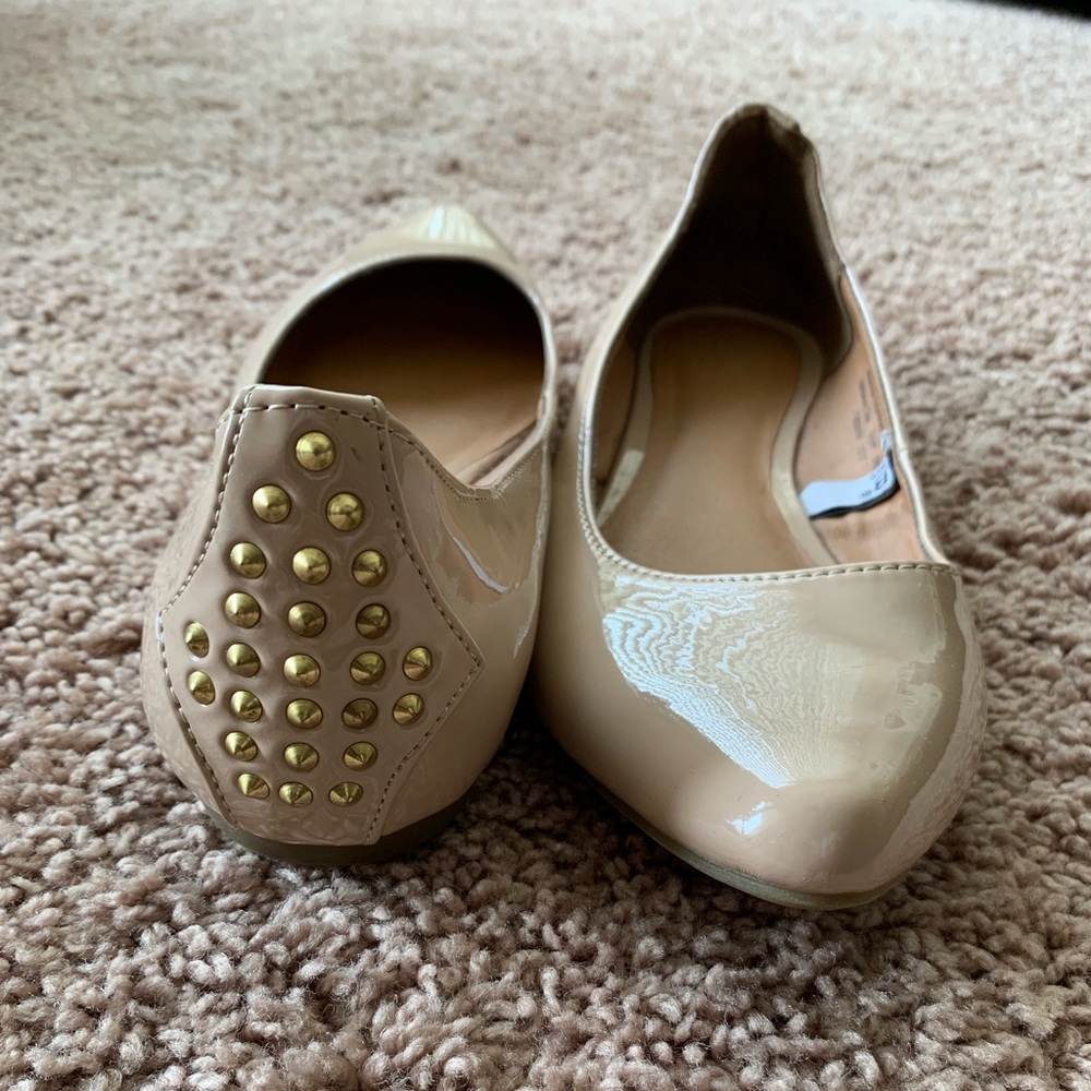 Nude Flats